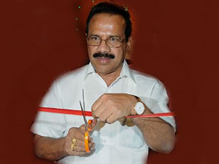 ವಿದೇಶದಿಂದ ವಾಪಸಾಗಲು ಸಚಿವಗೆ ಸಿಎಂ ತಾಕೀತು