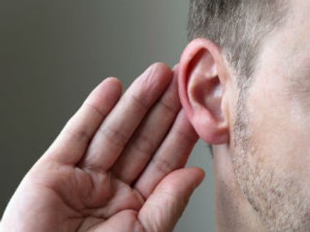 ಮತ್ತೊಂದ ಕೇಳದಂತೆ ಕಿವುಡನ ಮಾಡಯ್ಯ ತಂದೆ