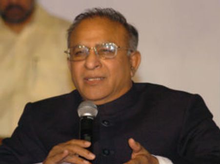 ಪೆಟ್ರೋಲಲ್ಲಿ ಕೈತೊಳೆದುಕೊಂಡ ಜೈಪಾಲ್ ರೆಡ್ಡಿ