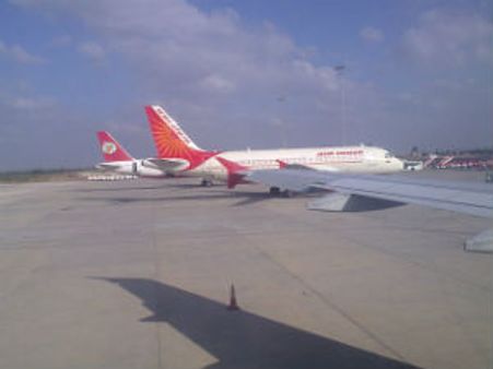 ಬೆಂಗಳೂರು ವಿಮಾನ ನಿಲ್ದಾಣದಲ್ಲಿ ಕನ್ನಡ ಮೂರನೇ ದರ್ಜೆ