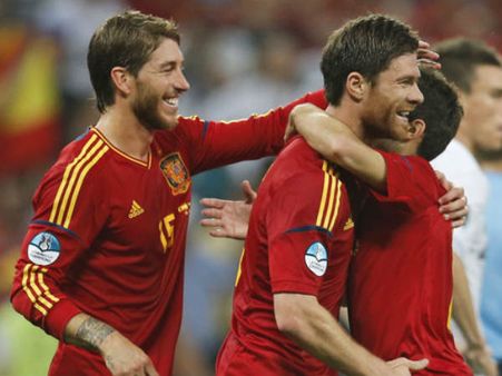 ಸ್ಪೇನ್ ಗೂಳಿಗಳ ಮುಂದೆ ಮಂಡಿಯೂರಿದ ಫ್ರೆಂಚರು