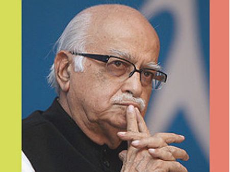 'ಅಡ್ಡವಾಣಿ' ವಿರುದ್ಧ ಕಿಡಿಕಾರಿ 'ಹಗುರ'ವಾದ ಪರಮೇಶ್ವರ್ ಜಿ