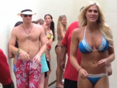 ಬಿಕಿನಿ ನೀರೆಯರೊಂದಿಗೆ ಯುಕೆ ರಾಜಕುಮಾರ ಹ್ಯಾರಿ!