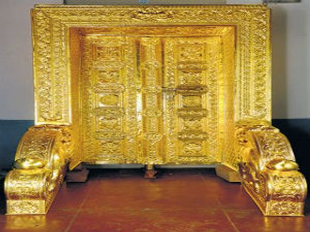 ಕುಕ್ಕೆ ದೇಗುಲಕ್ಕೆ ವಿಜಯ್ ಮಲ್ಯ ಸ್ವರ್ಣದ್ವಾರ ಸಮರ್ಪಣೆ