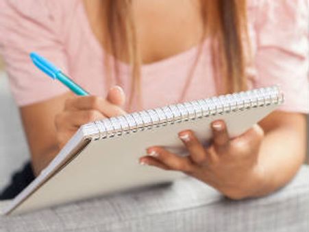 ಕೈಯಲ್ಲಿ ಪತ್ರ ಬರೆಯುವ ಸಂಭ್ರಮ ನಿಜಕ್ಕೂ ಅದ್ಭುತ