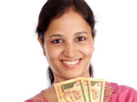 ಹೆಂಡತಿಗೆ ಸಂಬಳ : ದುಡಿಯುವ ಗಂಡಂದಿರ ತಳಮಳ