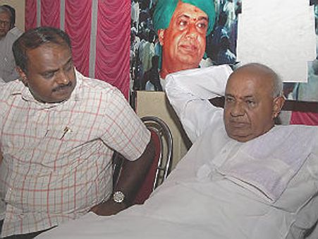 ಮೈಸೂರ್ ಪಾರ್ಕ್ ನುಂಗಿದ ಗೌಡರ ಮಕ್ಕಳು: ಬಿಎಸ್‌ವೈ