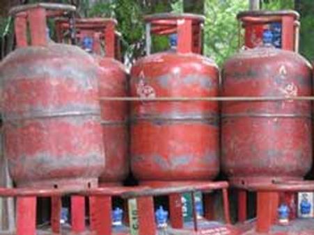 ಲಾರಿ ಮುಷ್ಕರ ಆದ್ರೆ ಗ್ಯಾಸ್ ಟ್ರಬಲ್ ಶುರು?