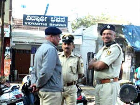 ಜೆಪಿ ನಗರ: ಹಿರಿಯ ಪೇದೆ ಮೇಲೆ ಇನ್ಸ್‌ಪೆಕ್ಟರ್ ಪೌರುಷ