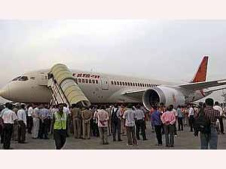 ಕಿಲಾಡಿ ಪೈಲಟ್, ಏರ್ ಇಂಡಿಯಾ ಹೈಜಾಕ್ ಡ್ರಾಮಾ