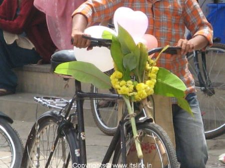 ಆಯುಧಪೂಜೆಯ ನಿಮಿತ್ತ ಕ್ಲೀನಿಂಗ್ ಆರಂಭ