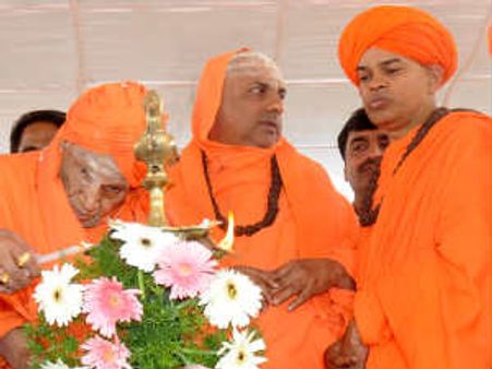 ಅಧಿಕಾರ ಪೀಠ: ಲಿಂಗಾಯತರ ಚಿತ್ತ ಯಾರ ಕಡೆಗೆ?