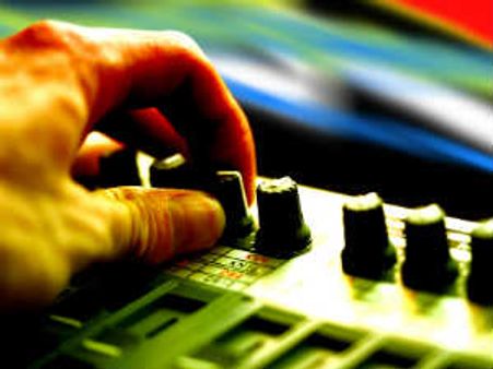 ಕನ್ನಡ ವಿರೋಧಿ ಎಫ್ಎಂ ಚಾನಲ್ ವಿರುದ್ಧ ದಂಗೆ