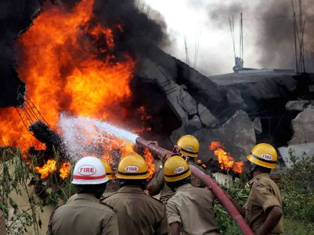 ಬೆಂಗಳೂರಲ್ಲಿ ಭಾರೀ ಬೆಂಕಿ : ಸುಟ್ಟು ಕರಕಲಾದ ಕಟ್ಟಡ