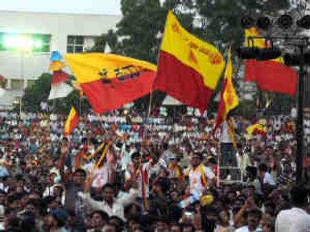 ಕನ್ನಡ ಬಾವುಟ ದುರ್ಬಳಕೆ ವಿವಾದ ಸದ್ಯಕ್ಕೆ ಅಂತ್ಯ