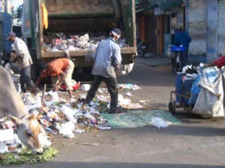 ಮೇಲ್ಸೇತುವೆ ಕೆಳಗೆ ಕಸ ತುಂಬಿ ಎಂದ ಮೇಯರ್!