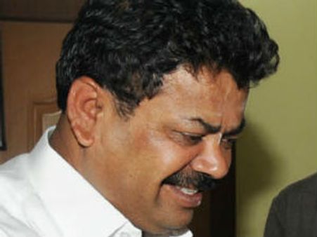 ಬಣ್ಣದ ರಾಜಕಾರಣಿ ರೇಣುಕಾಚಾರ್ಯಗೆ ಹೋಳಿ ಶುಭಾಶಯ!