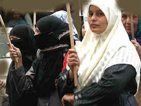 ಮುಸ್ಲಿಮರಿಗೆ ಸ್ವಾಗತಕಾರಿಣಿ ಹುದ್ದೆ ಬೇಡ: ಫ‌ತ್ವಾ