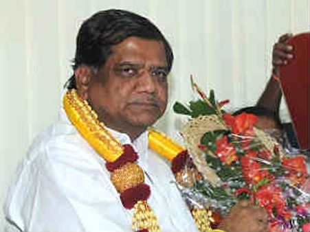 ನೀರು ಬಿಟ್ಟ ಮುಠ್ಠಾಳ ಮುಖ್ಯಮಂತ್ರಿ ಅಧಿಕಾರನೂ ಬಿಡಲಿ