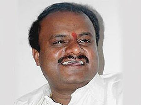 ಗೋಹತ್ಯೆ ನಿಷೇಧ:ಗವರ್ನರ್ ಭೇಟಿ ಮಾಡಿದ ಎಚ್ಡಿಕೆ