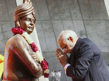 ವಿವೇಕಾನಂದರಿಗೆ ಹಾರ ಹಾಕಿ ಭಾಷಣ ಬಿಗಿದರೆ ಸಾಕೆ?