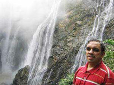 ಏನೇನ್ ಕಂಡಿ? ಜೋಗದ್ಗುಂಡಿ; ಏನೇನ್ ತಿಂಡಿ? ತಂಬಿಟ್ಟುಂಡಿ!