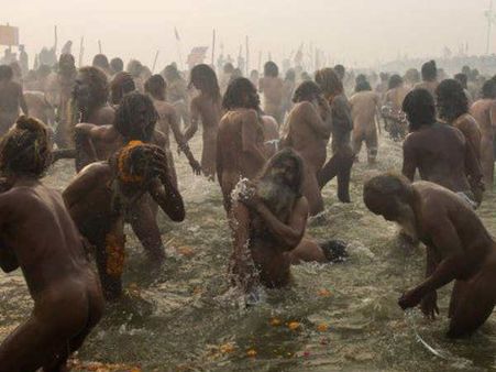 ನಾಗಾ ದೀಕ್ಷೆ ಸ್ವೀಕರಿಸಿದ 2000 ಸಾಧುಗಳು