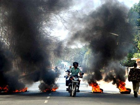 ಭಾರತ್ ಬಂದ್: ಈ ಚಿತ್ರಗಳನ್ನು ಮಿಸ್ ಮಾಡ್ಕೋಬೇಡಿ