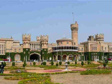 ಅರಮನೆ ಮೈದಾನದಲ್ಲಿ ಐಎಎಸ್ ಅದ್ದೂರಿ ಮದುವೆ