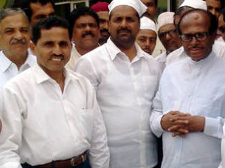 ಜನಾರ್ದನ ಪೂಜಾರಿ ಪರ ಬೆಂಗಳೂರಿನಲ್ಲಿ ಬ್ಯಾಟಿಂಗ್