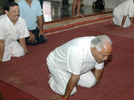 ಬಿಜೆಪಿ 'ಕೈ'ಜೋಡಿಸಿದ್ದಕ್ಕೇ ಯಡಿಯೂರಪ್ಪಗೆ ಸಿಬಿಐ ಉರುಳು