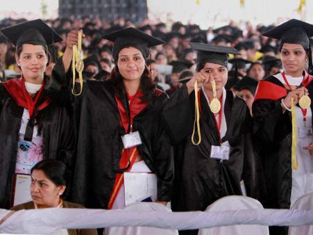 ಐಎಎಸ್ ಪರೀಕ್ಷೆ ಕನ್ನಡದಲ್ಲೇ ಬರೆಯಲು ಬಿಡಿ