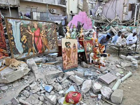 ಇಸ್ಲಾಂ ನಾಯಕನಿಗೆ ಗಲ್ಲು, ಹಿಂದೂ ದೇಗುಲ ಧ್ವಂಸ