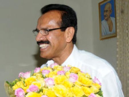 ಸಿಎಂ ಸ್ಥಾನ ಕಳೆದುಕೊಂಡಿದ್ದು ಹೀಗೆ : ಡಿವಿಎಸ್