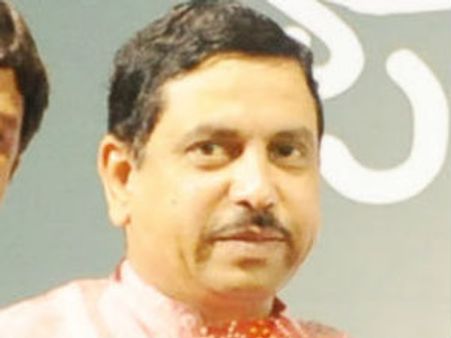 ತೆಂಗಿನಕಾಯಿಯೊಳಗೆ ಬ್ರಹ್ಮ ರಾಕ್ಷಸನಿದ್ದಾನೆ : ಪ್ರಹ್ಲಾದ್ ಜೋಷಿ