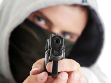 ಮಂಗಳೂರು : ವ್ಯಕ್ತಿಯ ಮೇಲೆ ಗುಂಡಿನ ದಾಳಿ