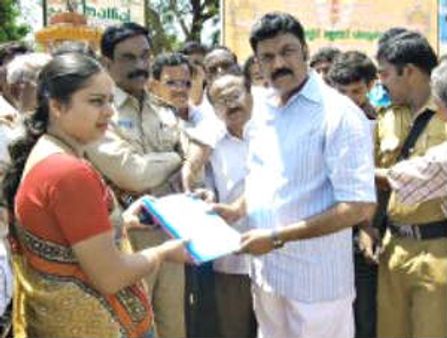 ಬಿಜೆಪಿ ಬಿಡ್ತಾರಂತೆ ಸಚಿವ ಆನಂದ್ ಸಿಂಗ್