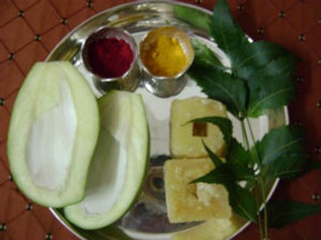 ಹಳೆಯದಲ್ಲವ ಮರೆಯಿರೈ ಹೊಸತು ಬಾಳ ತೆರೆಯಿರೈ