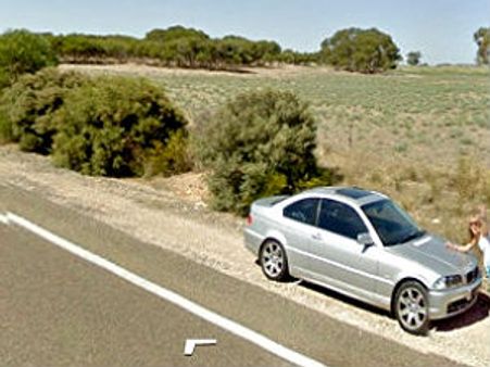 ರಸ್ತೆ ಬದಿಯಲ್ಲಿ ಕಾಮಕೇಳಿ: Googleನಲ್ಲಿ ಸೆರೆ