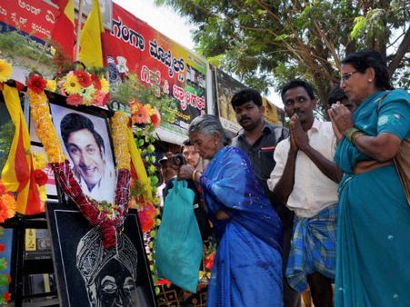 ಡಾ. ರಾಜ್ 'ಸಿಪಾಯಿ ರಾಮು' ಪ್ರತಿಮೆಗೆ ಅಪಮಾನ