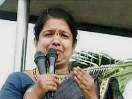 ಚನ್ನಪಟ್ಟಣದಲ್ಲಿ ಗಳಗಳನೆ ಅತ್ತ ದೊಡ್ಡಗೌಡ್ರ ಸೊಸೆ