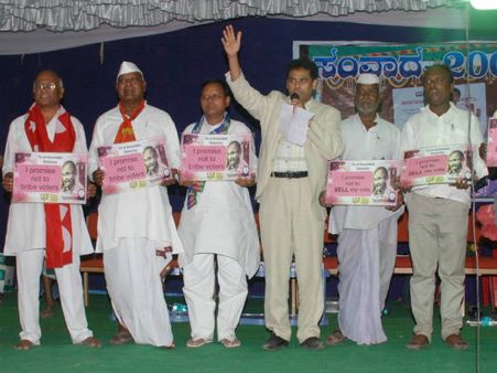 ಅಭ್ಯರ್ಥಿಗಳು ಮತದಾರರು ಎಂದರೆ ಹೀಗಿರಬೇಕು!