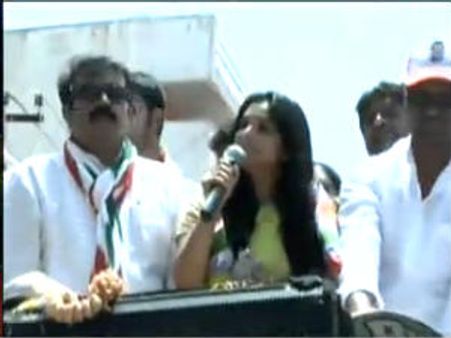 ಎಲೆಕ್ಷನ್ ಕಿರಿಕ್: ತಮಿಳಿನಲ್ಲಿ ರಮ್ಯಾ ಮತಯಾಚನೆ