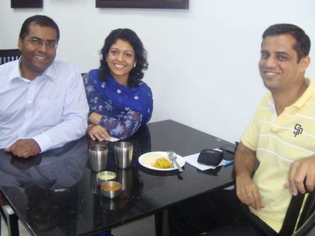 ಬೆಳಿಗ್ಗೆ ಎಂಟರಿಂದ ಸಂಜೆ ಹತ್ತರವರೆಗೆ ವಾರದಲ್ಲಿ ಆರು ದಿನ