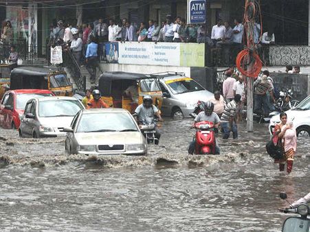ಮಳೆಯೋ ಮಳೆ- ಜನ ತತ್ತರ; ಅಧಿಕಾರಿಗಳು ನಿರುತ್ತರ