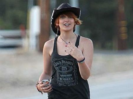 ಆತ್ಮಹತ್ಯೆ ಹಾದಿ ತುಳಿದ ಪಾಪ್ ತಾರೆ ಜಾಕ್ಸನ್ ಪುತ್ರಿ