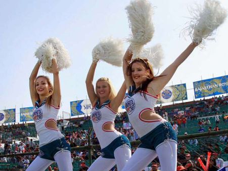 ಸ್ಪಾಟ್ ಫಿಕ್ಸಿಂಗ್ : ಫ್ಲಾಟ್ ಪಡೆದ 3 ಆಟಗಾರರು ಯಾರು?