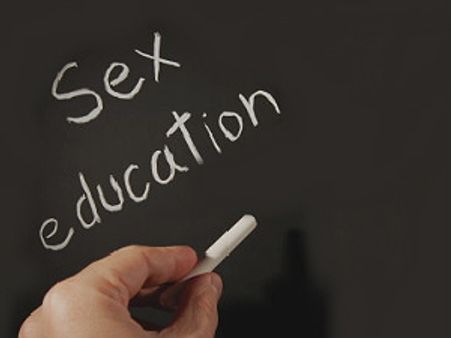 ಲೈಂಗಿಕ ಶಿಕ್ಷಣ: ಪೈ ಸಲಹೆಗೆ ಒಕ್ಕೂಟ ವಿರೋಧ