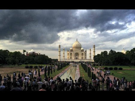 ಕಾರ್ಮೋಡದ ಕೆಳಗೆ ಪ್ರೇಮ ಸೌಧ