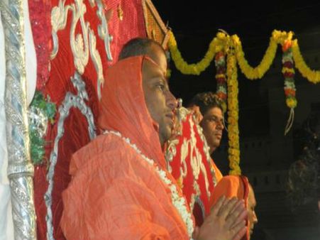 ಒಂದೇ ವೇದಿಕೆಯಲ್ಲಿ ಬಿಎಸ್ವೈ, ಅನಂತ್ : ಬಟ್ ನೋ ಟಾಕ್
